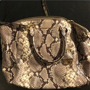 Michael kors purse